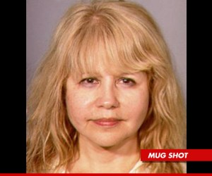 A Classically Trained Actress Never Loses Her Dramatic Gifts ... Even when Garden-Hoses are Involved.